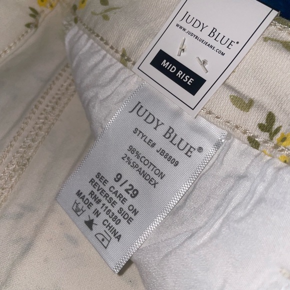 Judy Blue Pants - Picture 3 of 5